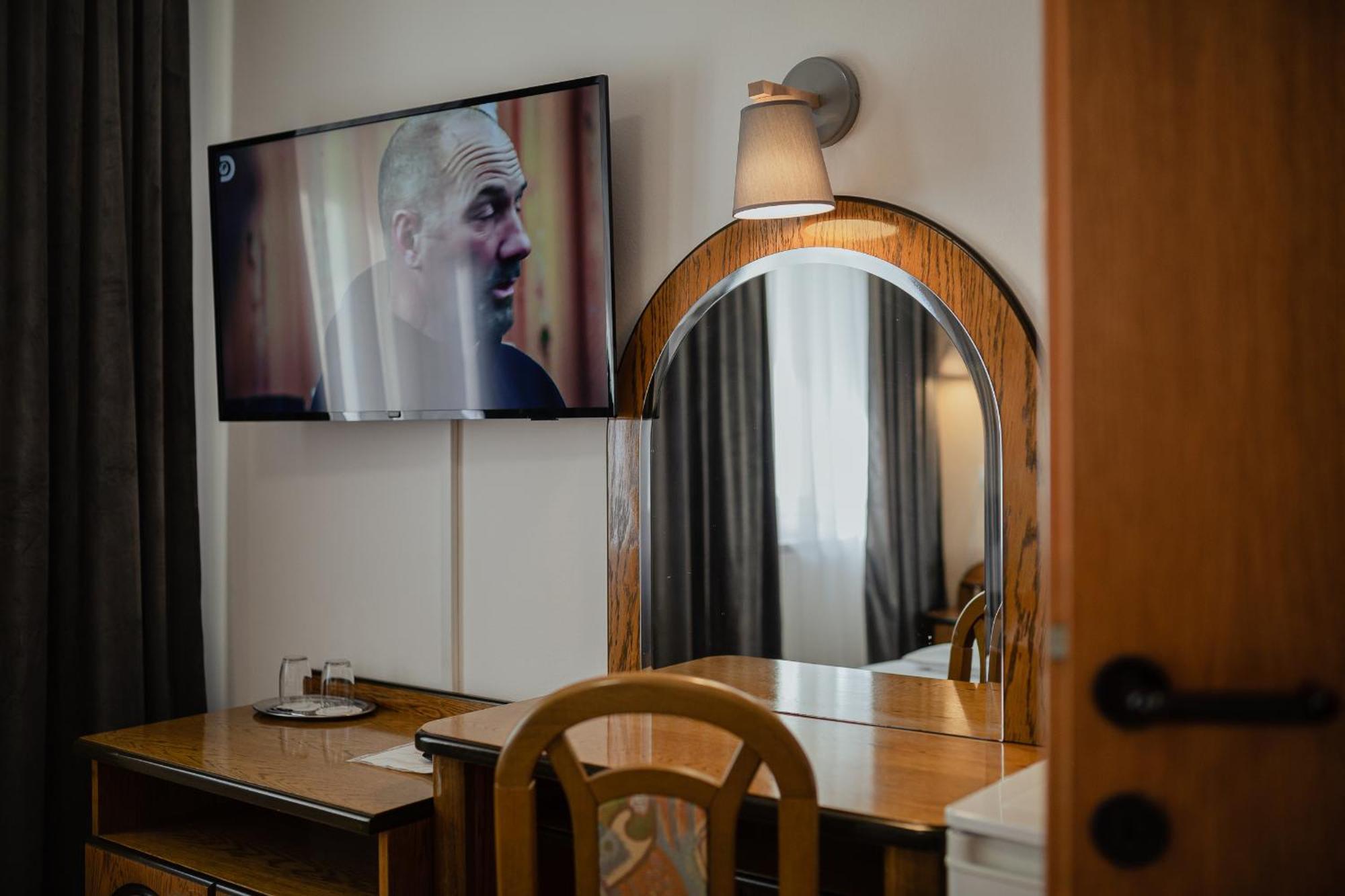 Hotel Maj Inn モラフスケ・トプリツェ エクステリア 写真